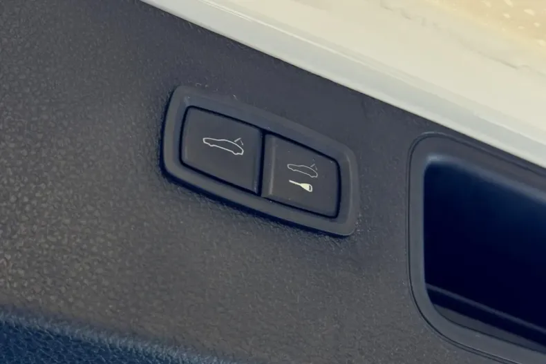 Porsche Macan din 2024 cu 7.850 km - oferta POR140430 - foto 18