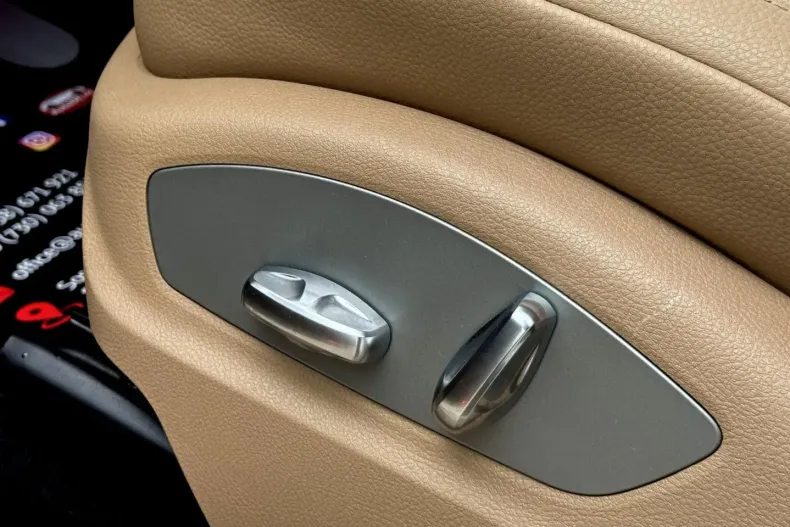 Porsche Macan din 2024 cu 7.850 km - oferta POR140430 - foto 19