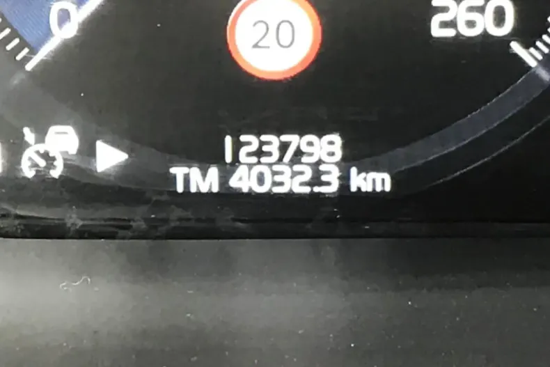 Volvo XC90 din 2021 cu 123.768 km - oferta VOL140446 - foto 7