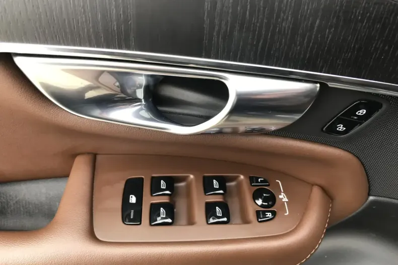 Volvo XC90 din 2021 cu 123.768 km - oferta VOL140446 - foto 23