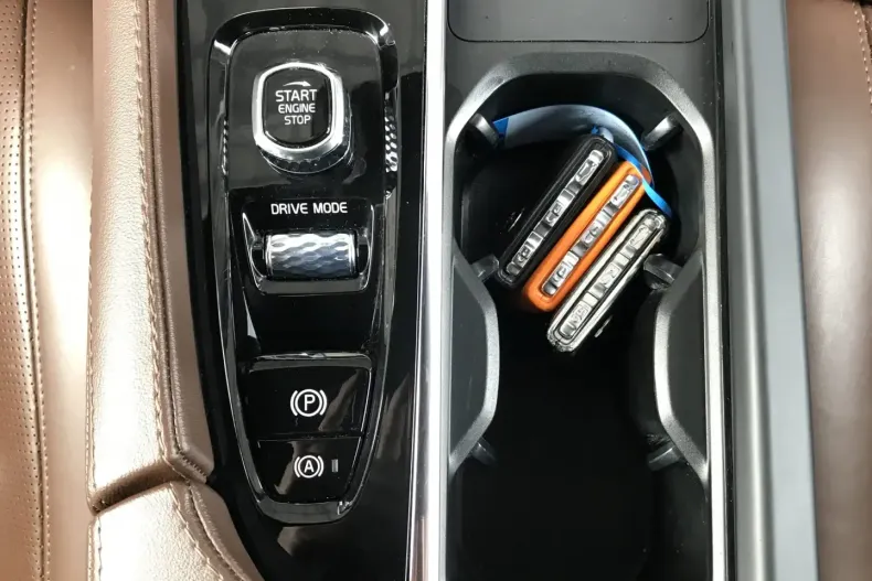 Volvo XC90 din 2021 cu 123.768 km - oferta VOL140446 - foto 31