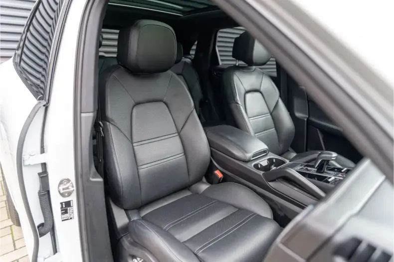 Porsche Cayenne din 2020 cu 86.500 km - oferta POR140456 - foto 24