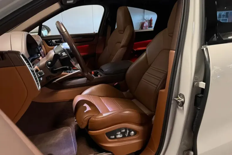 Porsche Cayenne din 2021 cu 123.201 km - oferta POR140470 - foto 8