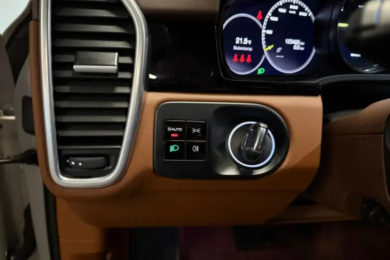 Porsche Cayenne din 2021 cu 123.201 km - oferta POR140470 - foto 13