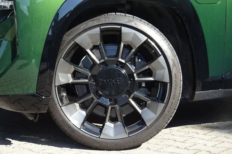 BMW XM din 2024 cu 1.987 km - oferta BMW140472 - foto 3