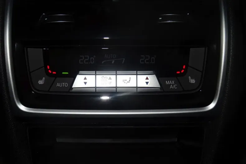 BMW XM din 2024 cu 1.987 km - oferta BMW140472 - foto 11