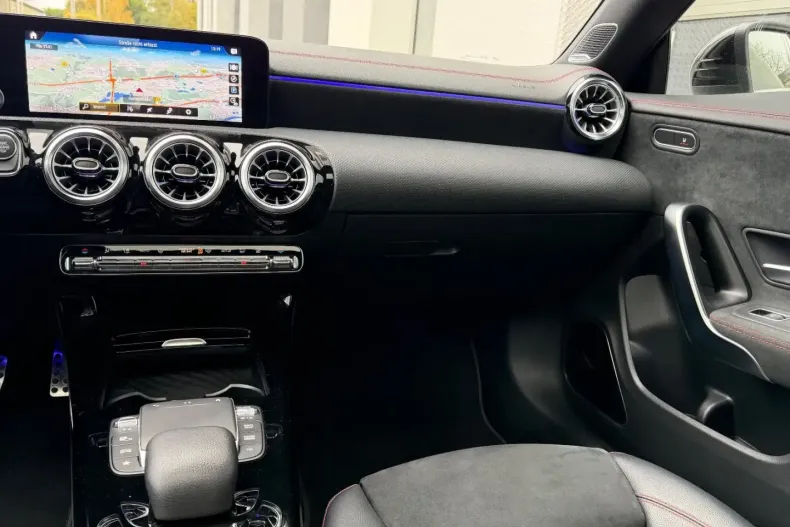 Mercedes-Benz CLA 250 din 2021 cu 101.469 km - oferta MER140482 - foto 14