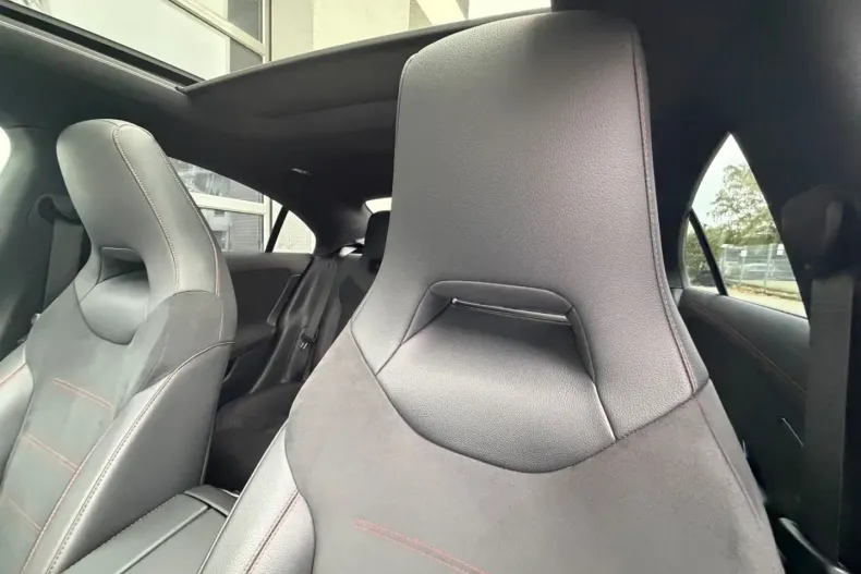 Mercedes-Benz CLA 250 din 2021 cu 101.469 km - oferta MER140482 - foto 16