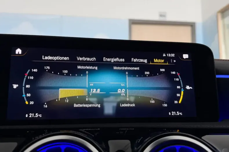 Mercedes-Benz CLA 250 din 2021 cu 101.469 km - oferta MER140482 - foto 24