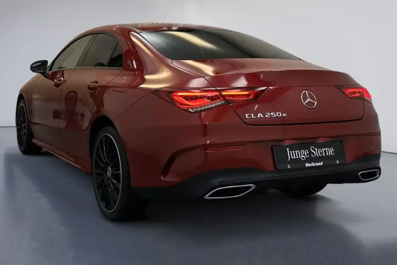 Mercedes-Benz CLA 250 din 2022 cu 61.646 km - oferta MER140490 - foto 3