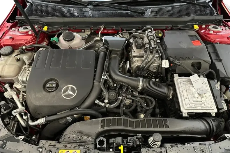 Mercedes-Benz CLA 250 din 2022 cu 61.646 km - oferta MER140490 - foto 6