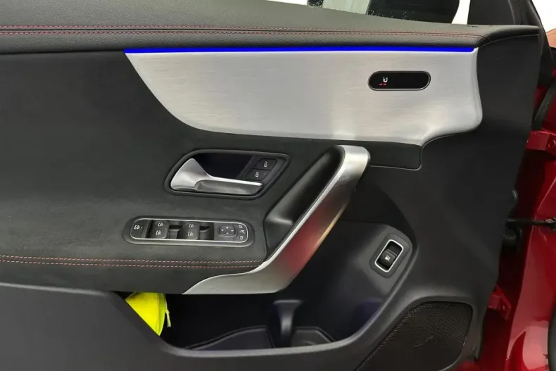 Mercedes-Benz CLA 250 din 2022 cu 61.646 km - oferta MER140490 - foto 8