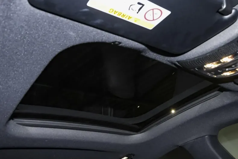 Mercedes-Benz CLA 200 din 2020 cu 81.191 km - oferta MER140491 - foto 8