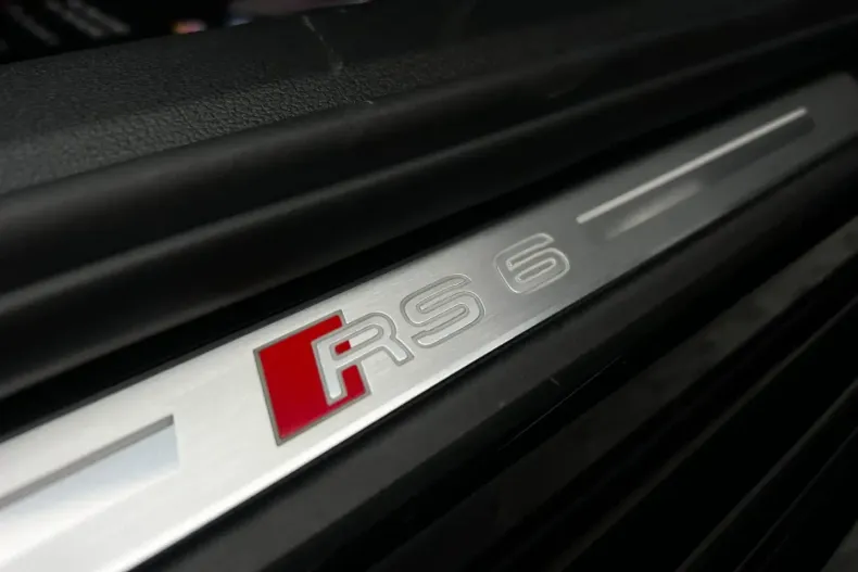 Audi RS6 din 2024 cu 24.672 km - oferta AUD140494 - foto 12