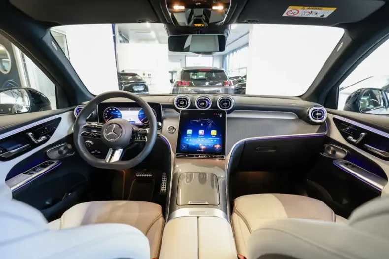 Mercedes-Benz GLC 200 din 2024 cu 3.336 km - oferta MER140500 - foto 8