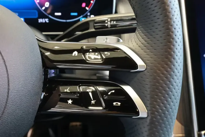 Mercedes-Benz GLC 200 din 2024 cu 3.336 km - oferta MER140500 - foto 10