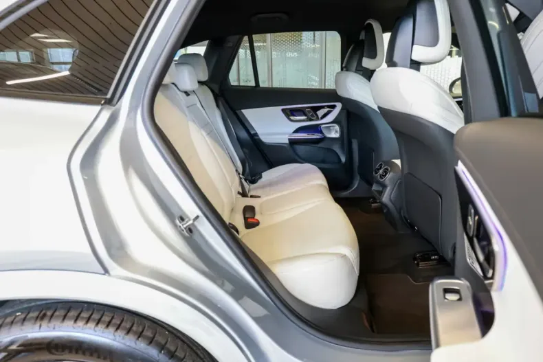 Mercedes-Benz GLC 200 din 2024 cu 3.336 km - oferta MER140500 - foto 12