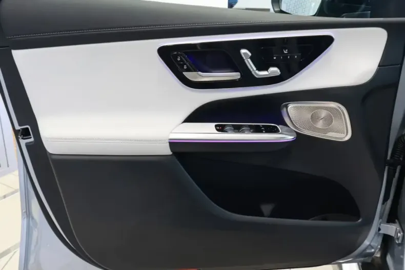 Mercedes-Benz GLC 200 din 2024 cu 3.336 km - oferta MER140500 - foto 15