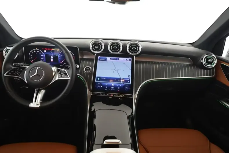 Mercedes-Benz GLC 200 din 2024 cu 14.900 km - oferta MER140511 - foto 4