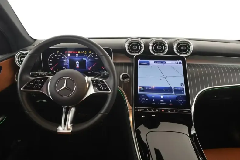 Mercedes-Benz GLC 200 din 2024 cu 14.900 km - oferta MER140511 - foto 6