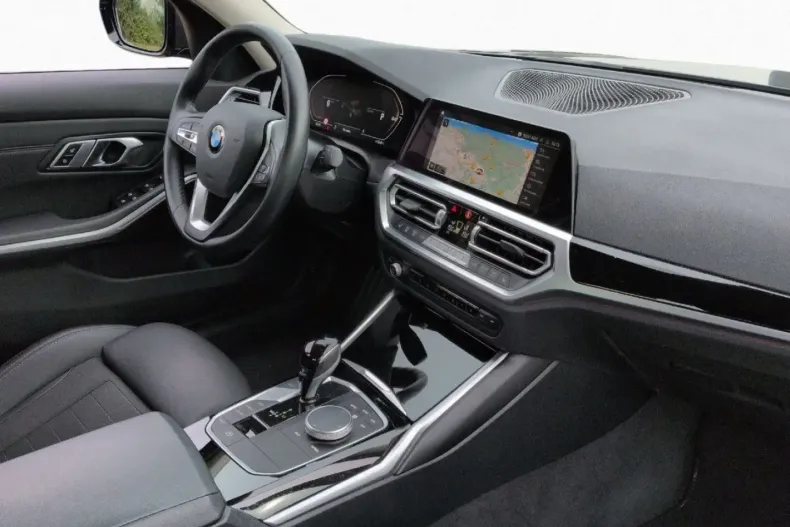 BMW 320 din 2022 cu 35.167 km - oferta BMW140514 - foto 3