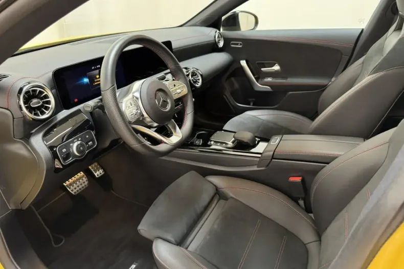 Mercedes-Benz CLA 200 din 2023 cu 4.200 km - oferta MER140519 - foto 9