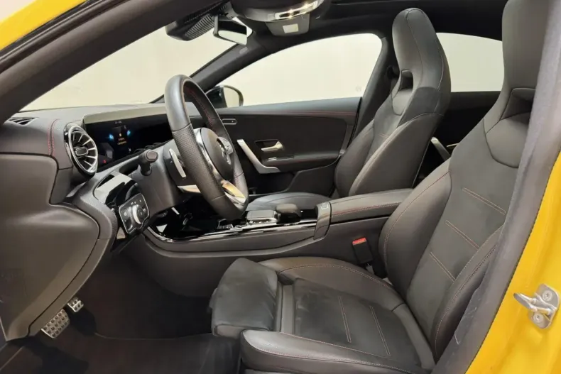 Mercedes-Benz CLA 200 din 2023 cu 4.200 km - oferta MER140519 - foto 10