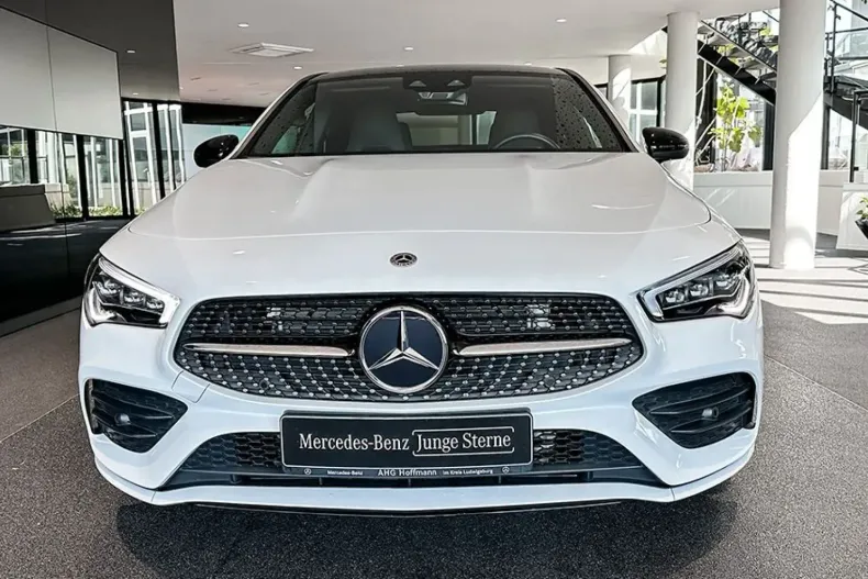 Mercedes-Benz CLA 200 din 2023 cu 4.100 km - oferta MER140520 - foto 2