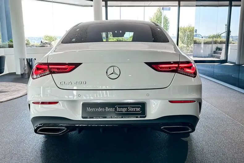 Mercedes-Benz CLA 200 din 2023 cu 4.100 km - oferta MER140520 - foto 4