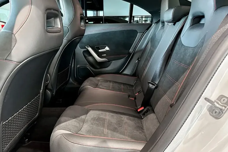 Mercedes-Benz CLA 200 din 2023 cu 4.100 km - oferta MER140520 - foto 14