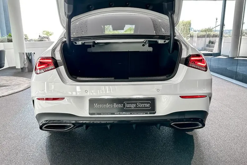 Mercedes-Benz CLA 200 din 2023 cu 4.100 km - oferta MER140520 - foto 16