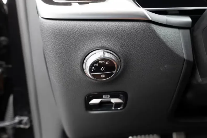 Mercedes-Benz GLC 200 din 2023 cu 20.900 km - oferta MER140521 - foto 8