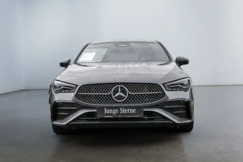 Mercedes-Benz CLA 180 din 2024 cu 4.581 km - oferta MER140527 - foto 2