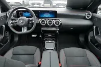 Mercedes-Benz CLA 180 din 2024 cu 4.581 km - oferta MER140527 - foto 7