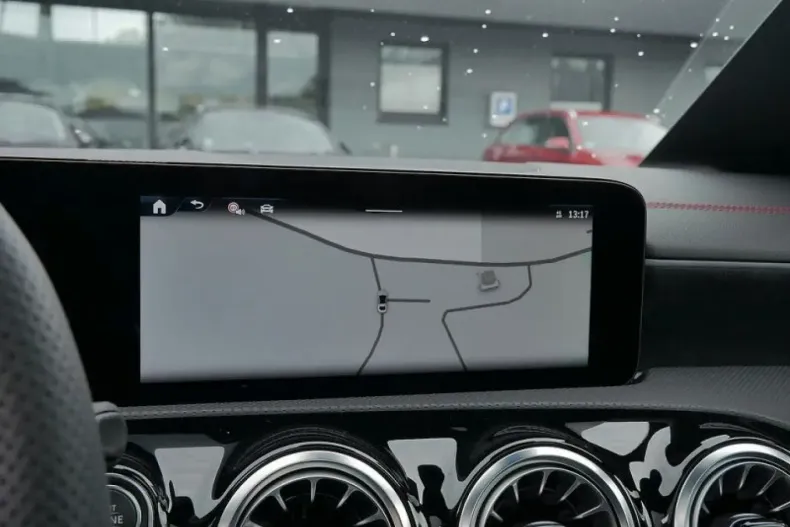 Mercedes-Benz CLA 180 din 2024 cu 4.581 km - oferta MER140527 - foto 15