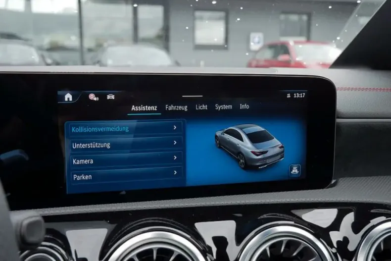 Mercedes-Benz CLA 180 din 2024 cu 4.581 km - oferta MER140527 - foto 16