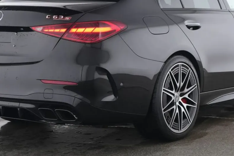 Mercedes-Benz C 63 AMG din 2024 cu 21.909 km - oferta MER140530 - foto 4