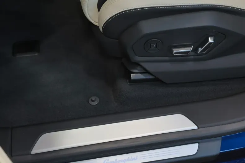 Lamborghini Urus din 2023 cu 5.650 km - oferta LAM140551 - foto 21