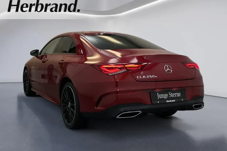 Mercedes-Benz CLA 250 din 2022 cu 61.646 km - oferta MER140553 - foto 3