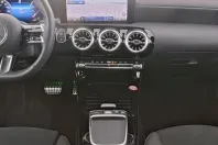 Mercedes-Benz CLA 180 din 2024 cu 25.480 km - oferta MER140555 - foto 3