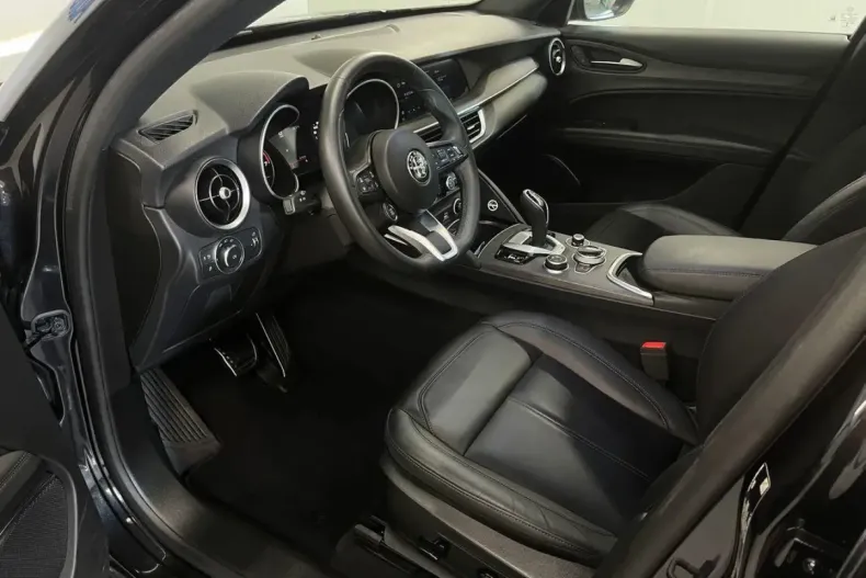 Alfa Romeo Stelvio din 2023 cu 32.337 km - oferta ALF140564 - foto 4