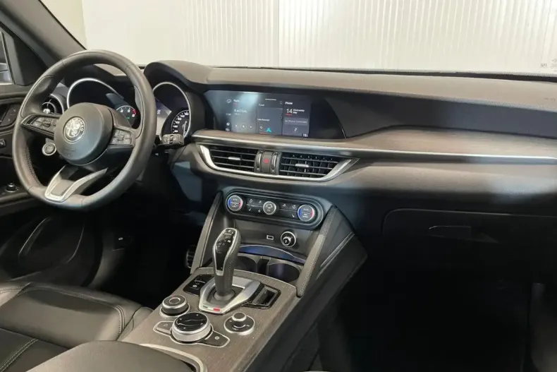Alfa Romeo Stelvio din 2023 cu 32.337 km - oferta ALF140564 - foto 7