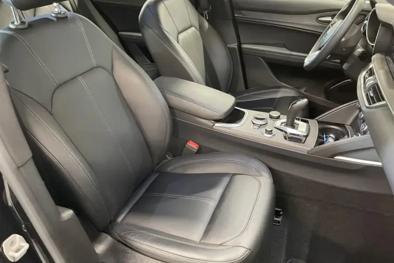 Alfa Romeo Stelvio din 2023 cu 32.337 km - oferta ALF140564 - foto 9