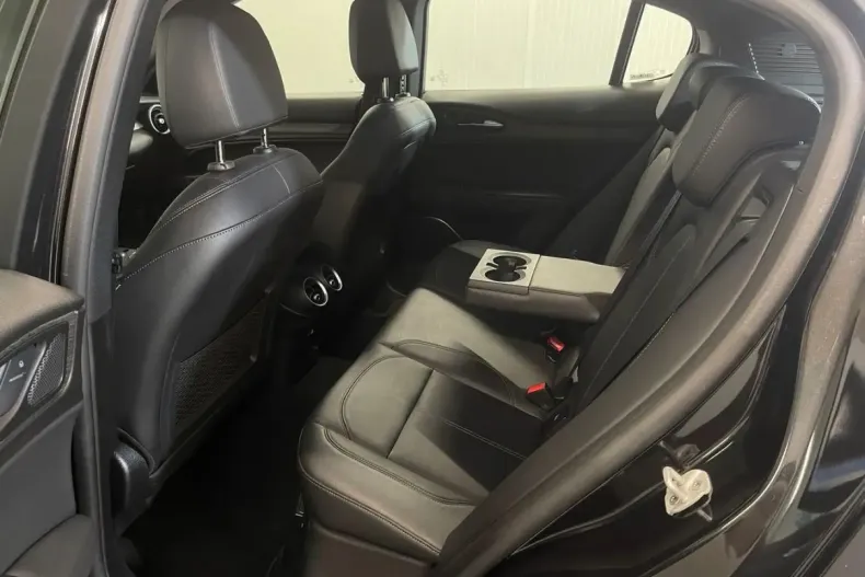 Alfa Romeo Stelvio din 2023 cu 32.337 km - oferta ALF140564 - foto 10