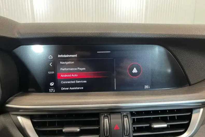 Alfa Romeo Stelvio din 2023 cu 32.337 km - oferta ALF140564 - foto 21