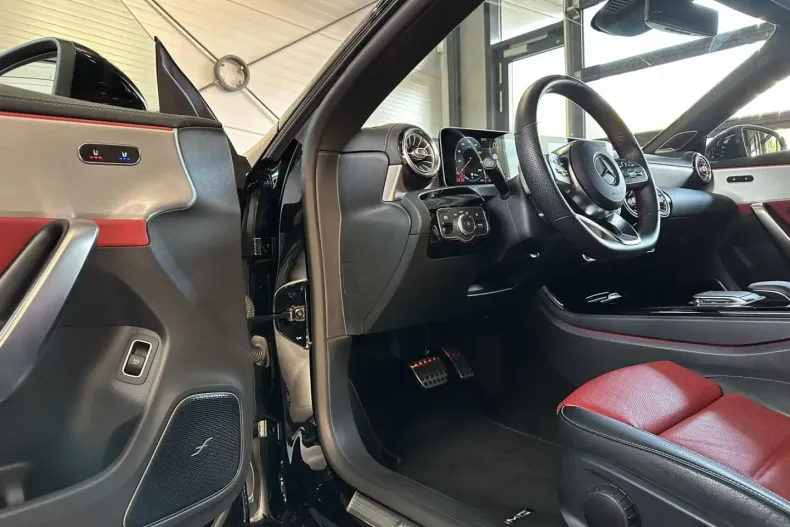 Mercedes-Benz CLA 220 din 2020 cu 60.455 km - oferta MER140566 - foto 9