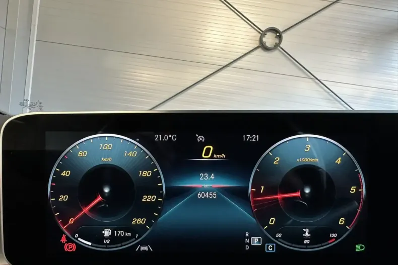 Mercedes-Benz CLA 220 din 2020 cu 60.455 km - oferta MER140566 - foto 21