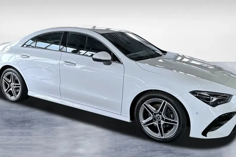 Mercedes-Benz CLA 180 din 2024 cu 28.366 km - oferta MER140578 - foto 4