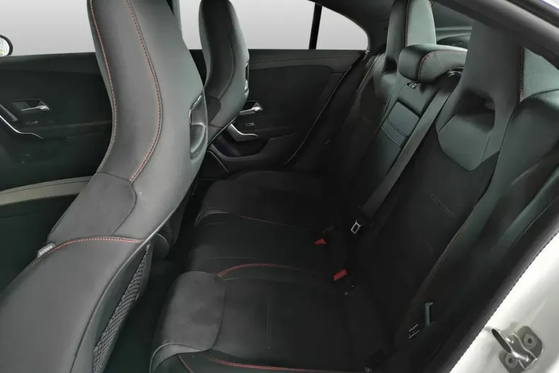 Mercedes-Benz CLA 180 din 2024 cu 28.366 km - oferta MER140578 - foto 17