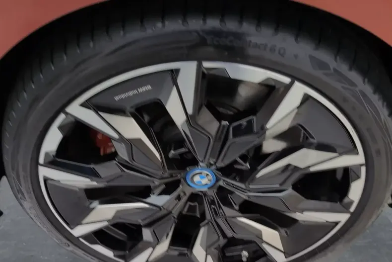 BMW 550 din 2025 cu 27.440 km - oferta BMW140581 - foto 3